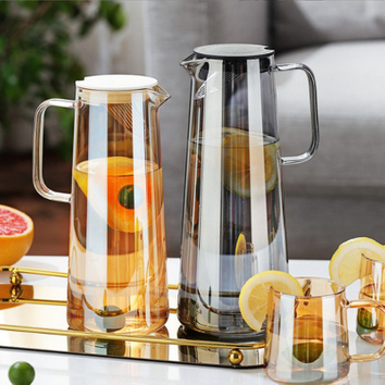 glass pitcher with lid
